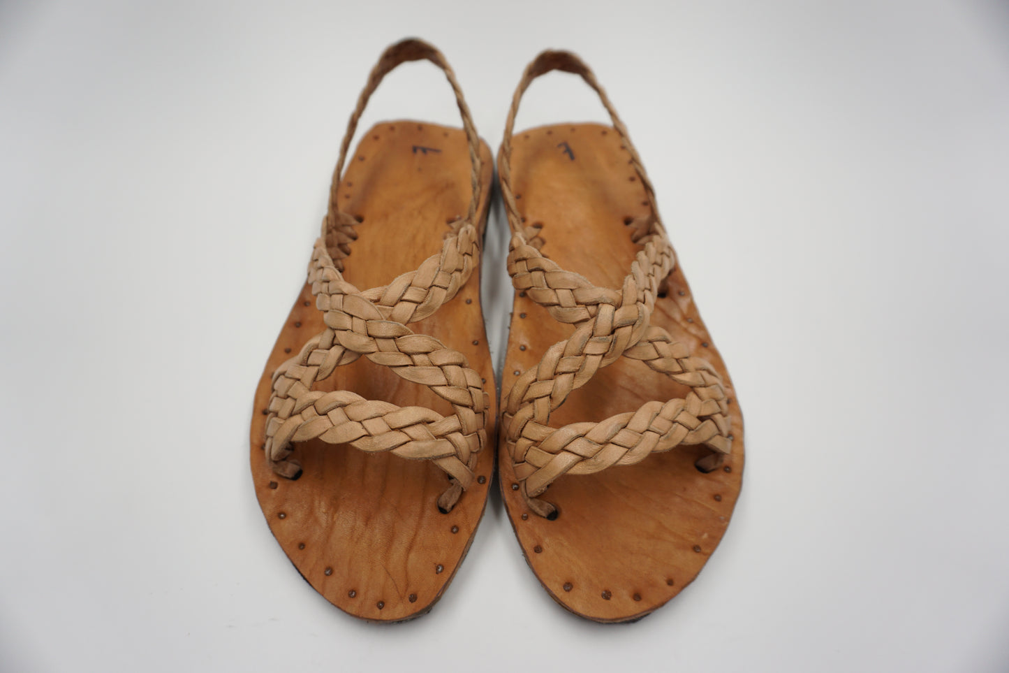 HUARACHES TRENSADO CADENA COLOR BEIGE NATURAL RETRO ACME - MRM21