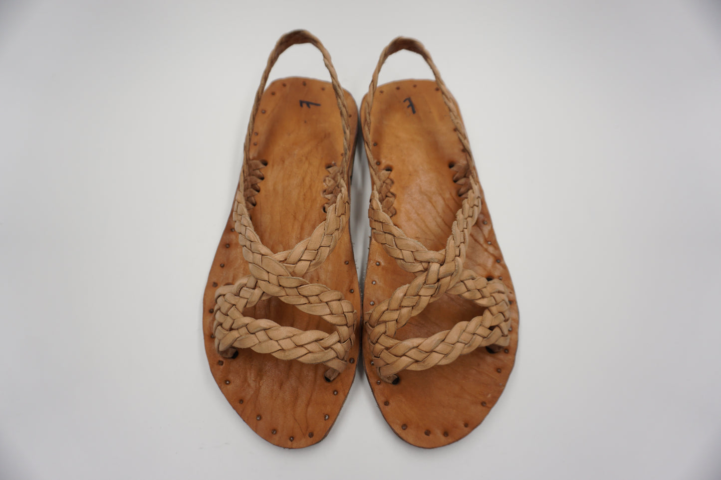 HUARACHES TRENSADO CADENA COLOR BEIGE NATURAL RETRO ACME - MRM21